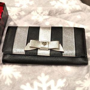 Betsey Johnson long wallet, external zip, snap closure, NWT